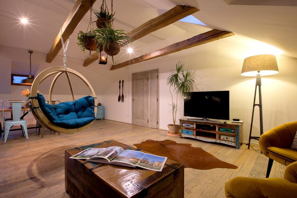 Bohemian Chic 2 Bedroom 2 Bathroom Loft With Hanging Chair Appartamento
